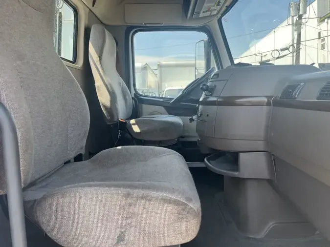 2017 VOLVO VNL42T 300