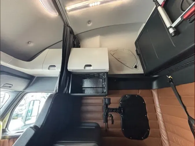 2023 Freightliner Cascadia 126
