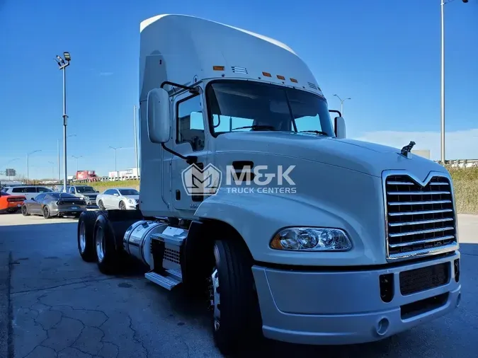 2018 MACK CXU613