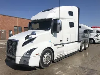 2019 VOLVO VNL760