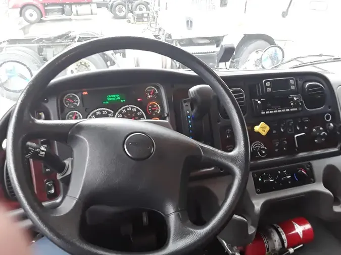 2022 FREIGHTLINER/MERCEDES M2 106