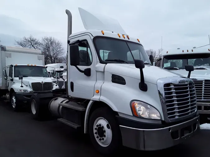 2015 FREIGHTLINER/MERCEDES CASCADIA 113