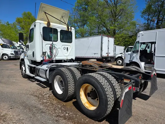 2019 FREIGHTLINER/MERCEDES CASCADIA 125