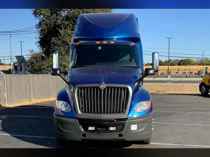 2022 INT LT625 6x4
