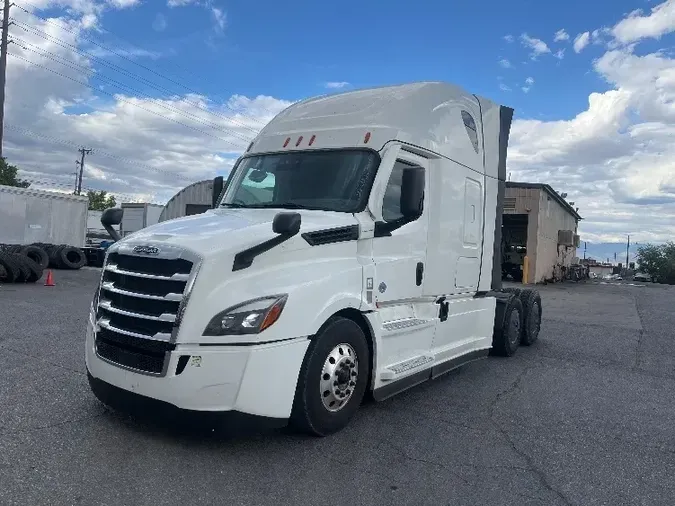 2020 Freightliner T12664ST