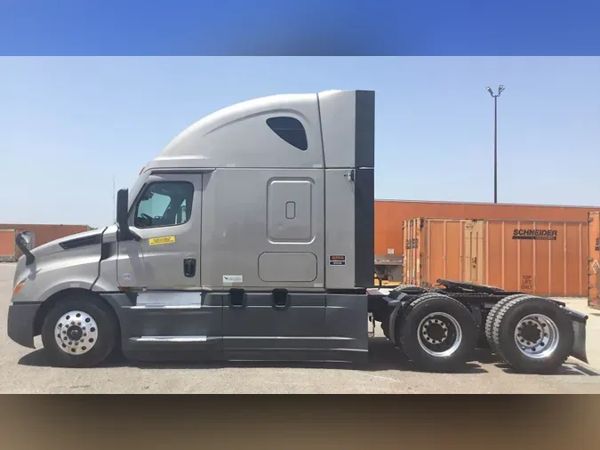 2023 Freightliner Cascadia