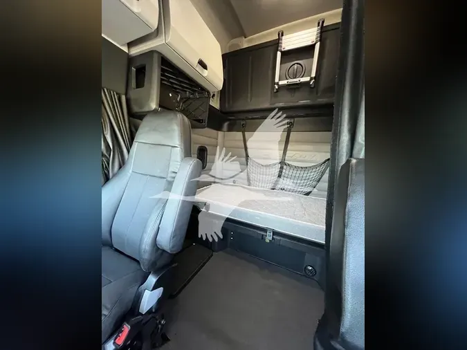 2020 FREIGHTLINER CASCADIA 126