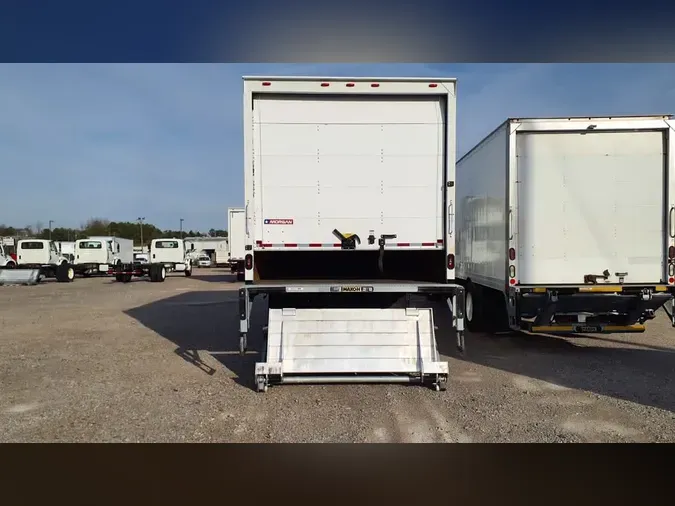 2019 FREIGHTLINER/MERCEDES M2 106