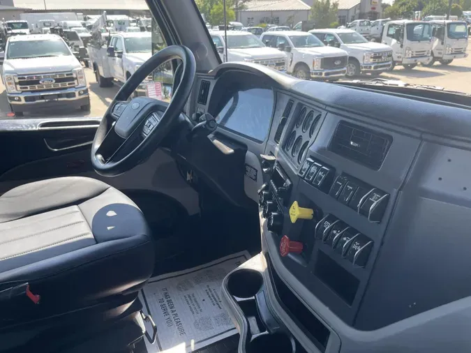 2022 Peterbilt 567
