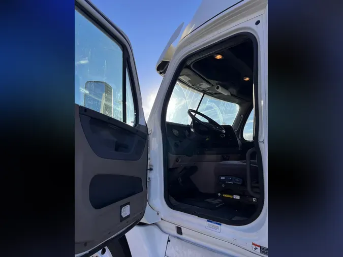 2020 Freightliner Cascadia