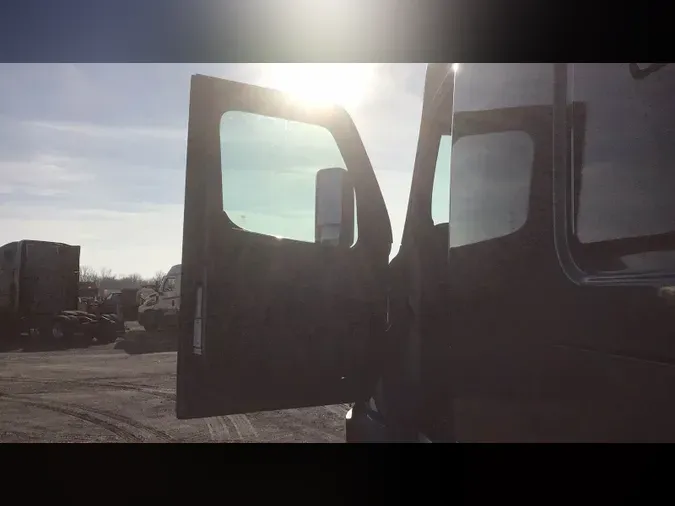 2020 Freightliner Cascadia 126