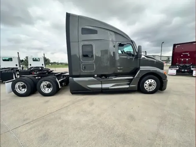 2025 Kenworth T680