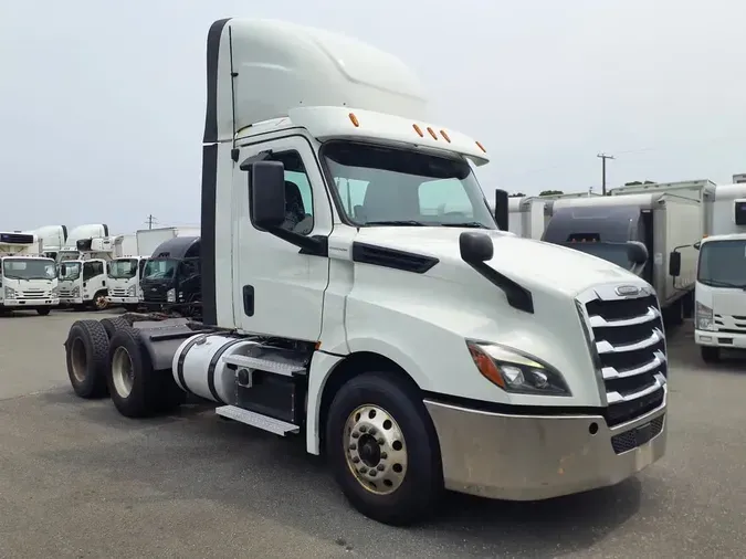 2019 FREIGHTLINER NEW CASCADIA PX12664