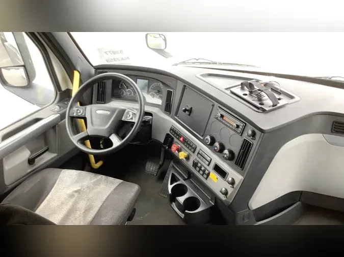 2022 Freightliner Cascadia 126