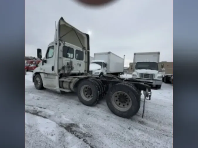2019 FREIGHTLINER/MERCEDES CASCADIA 125