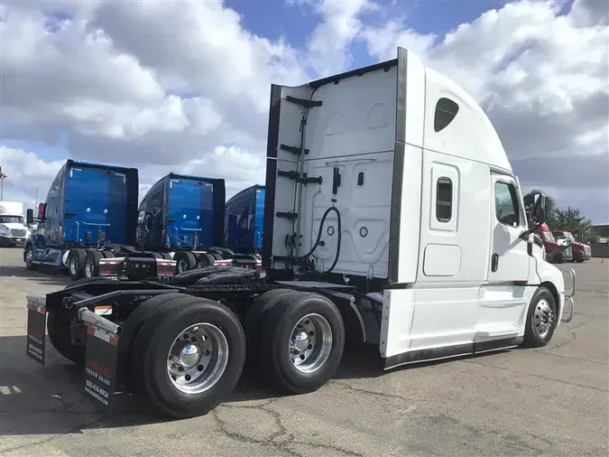 2022 FREIGHTLINER CA126