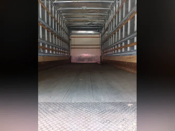 2018 FREIGHTLINER M2 106