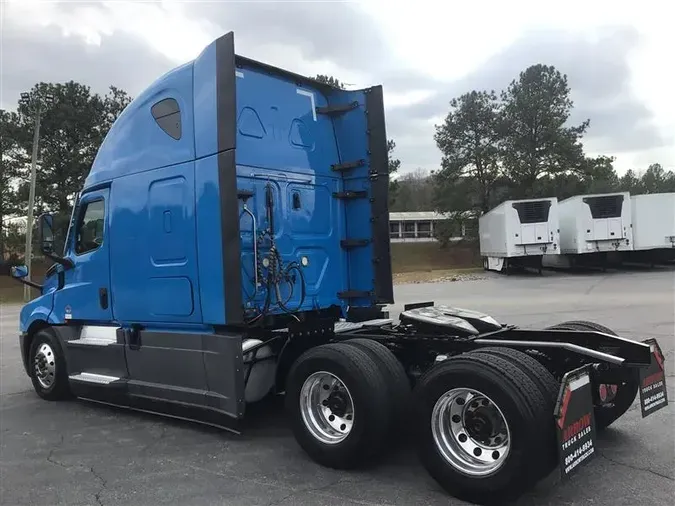 2021 FREIGHTLINER CA126