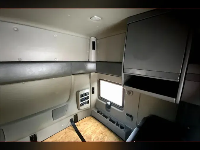 2023 INT LT625 6x4