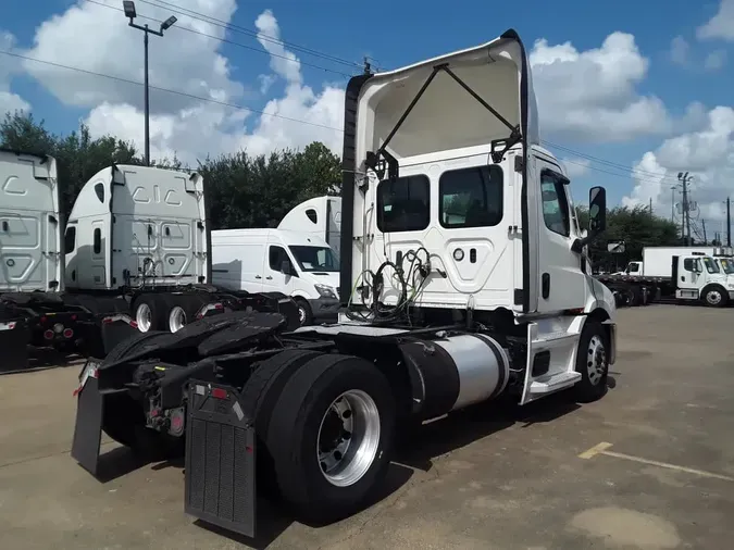 2021 FREIGHTLINER CASCADIA PX11642ST