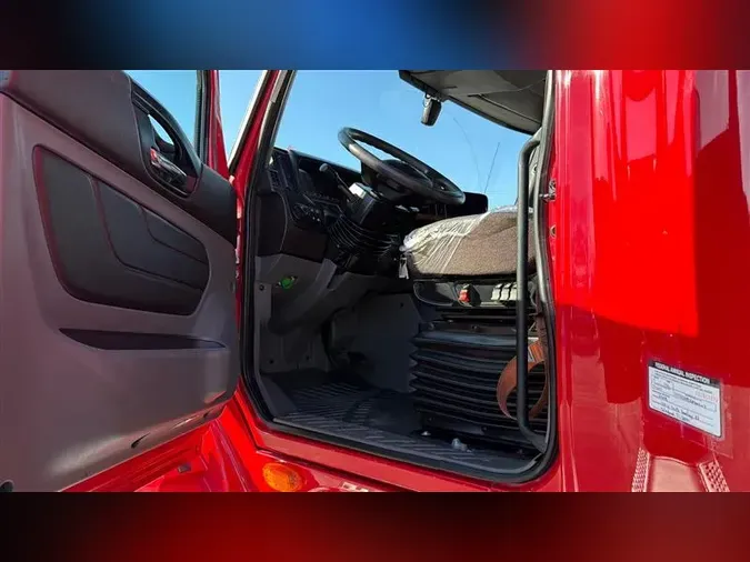 2020 INTERNATIONAL LT