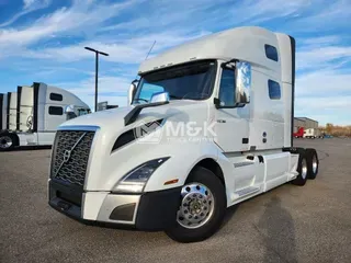 2020 VOLVO VNL64T760