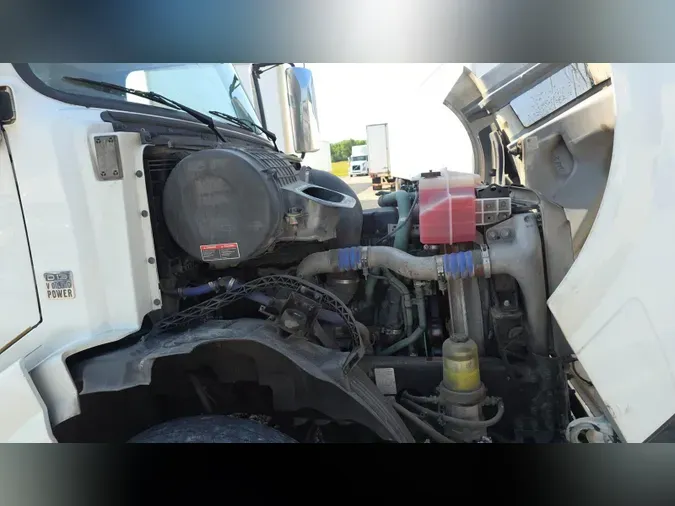 2018 Volvo VNL300