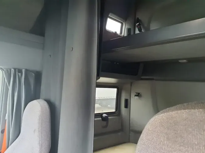 2019 NAVISTAR INTERNATIONAL LT625 SLPR CAB