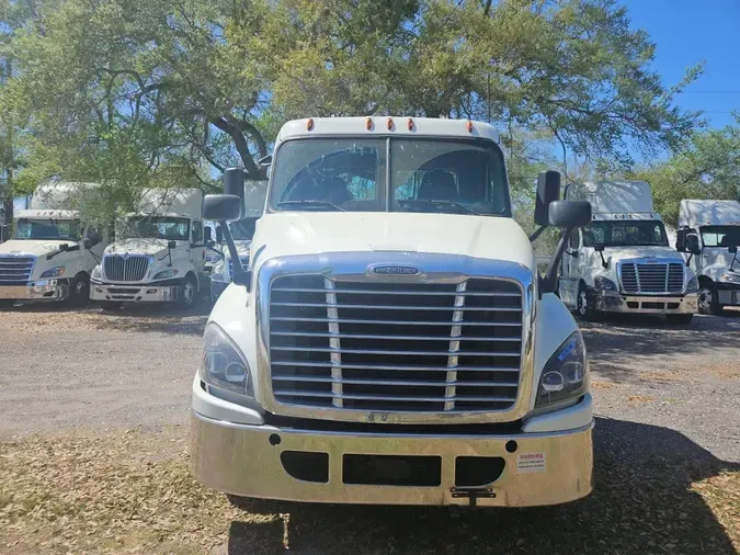 2020 FREIGHTLINER/MERCEDES CASCADIA 125
