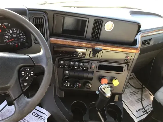 2018 INTERNATIONAL RH613