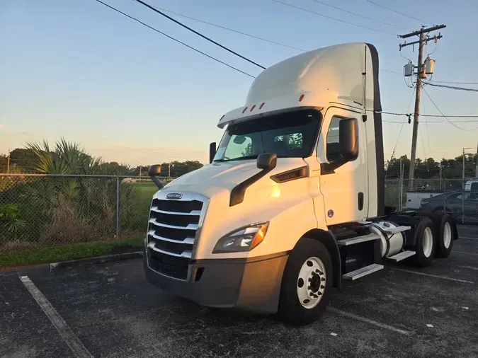 2019 FREIGHTLINER/MERCEDES NEW CASCADIA 116