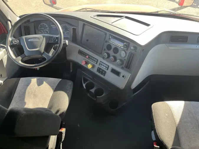 2022 Freightliner Cascadiacf561e7fbb8c39ef5d323fe42893e22c