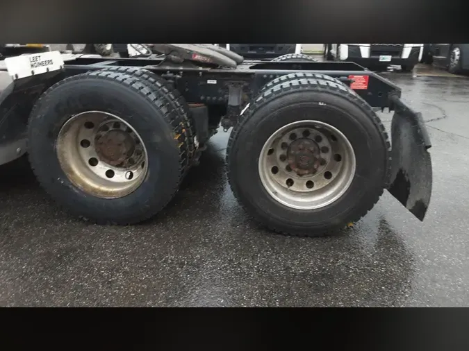 2019 Volvo VNL300