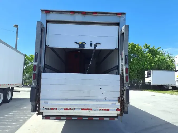 2019 FREIGHTLINER M2 106