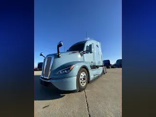 2022 KENWORTH T680