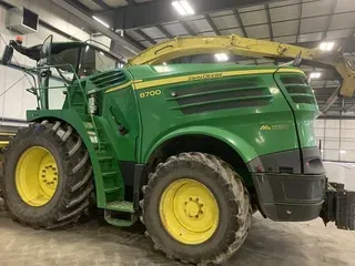 2017 John Deere 8700