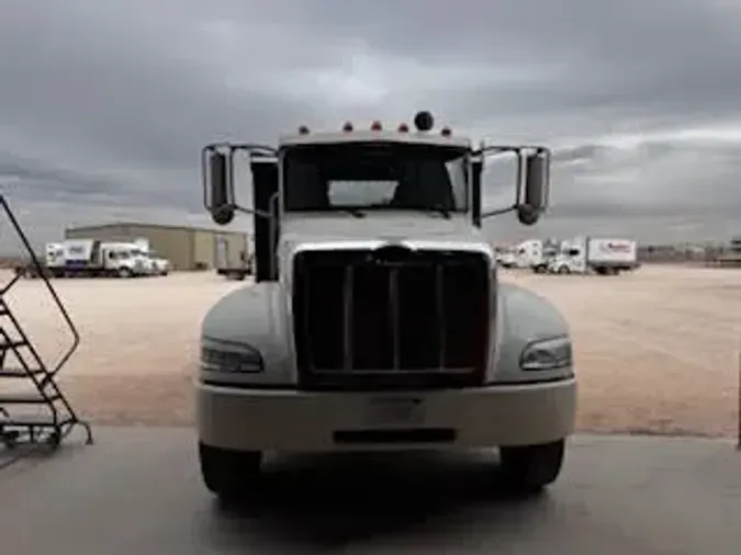 2017 PETERBILT 337