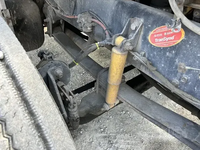 2004 FORD F750 SD