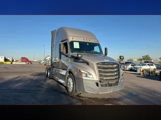 2020 Freightliner Cascadia 126