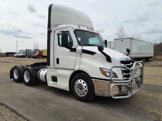 2020 FREIGHTLINER/MERCEDES NEW CASCADIA 116