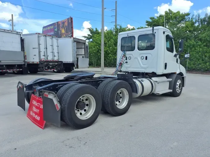 2020 FREIGHTLINER NEW CASCADIA 116