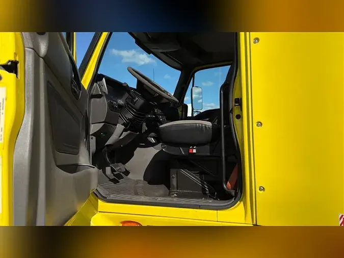 2018 INTERNATIONAL RH613