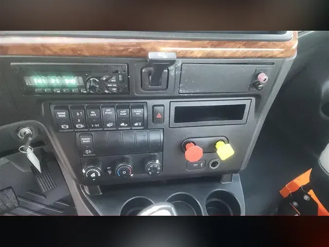 2018 INTERNATIONAL RH613