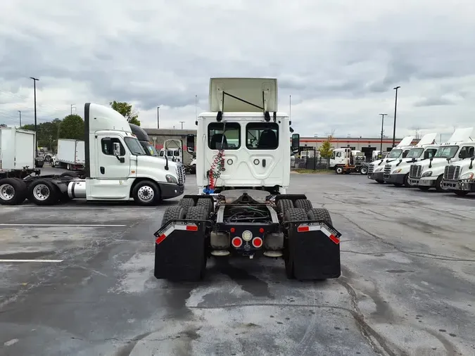 2019 FREIGHTLINER NEW CASCADIA PX12664