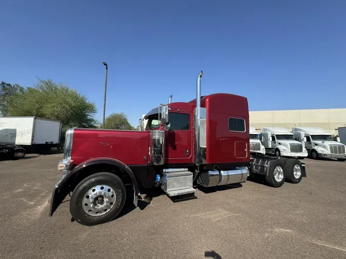 2023 Peterbilt 389