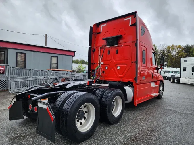 2020 FREIGHTLINER/MERCEDES CASCADIA 125