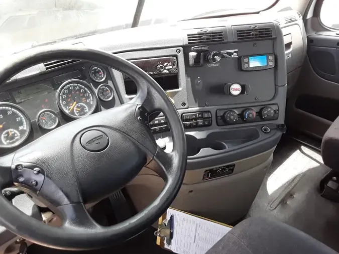 2019 FREIGHTLINER CASCADIA 113