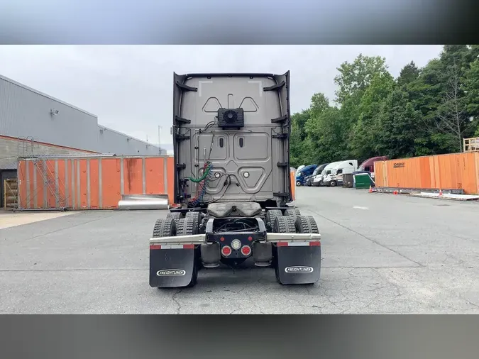 2021 Freightliner Cascadia