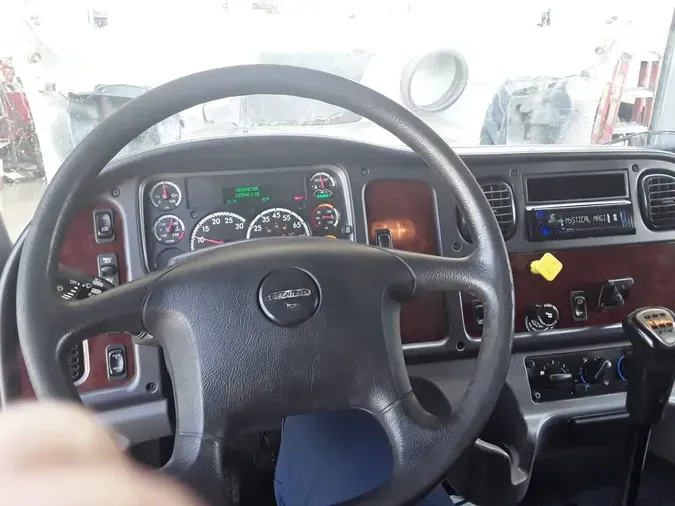 2018 FREIGHTLINER M2 106