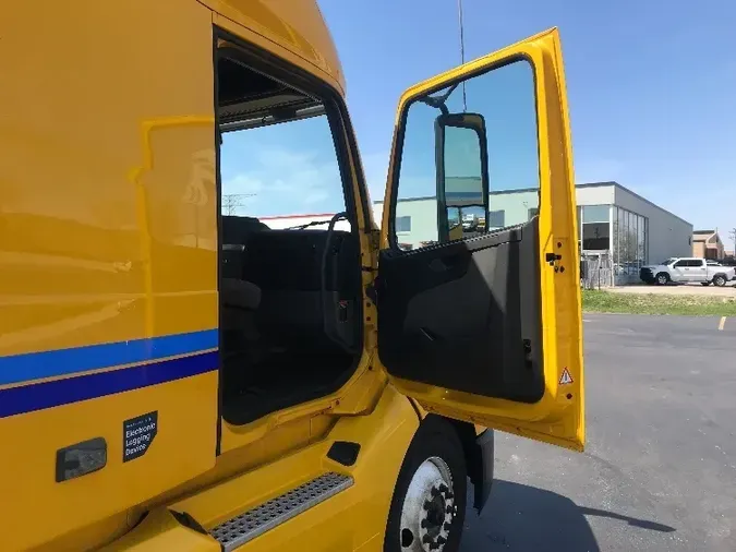 2019 Volvo VNL64760